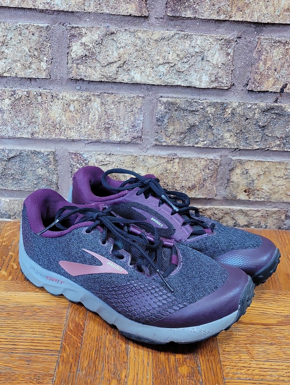Brooks Pure Grit 7 Plum and Gray Trail Running Shoes Size 9 Athletic Casual